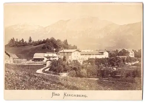 Fotografie F. Grainer, Reichenhall, Ansicht Bad Kirchberg, Blick in de Ort mit Wohnhäusern, 1871