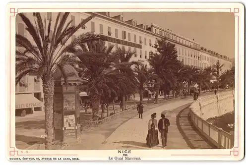 Fotografie Boudet, Nice, Ansicht Nice, Le Quai Massena, Litfasssäule