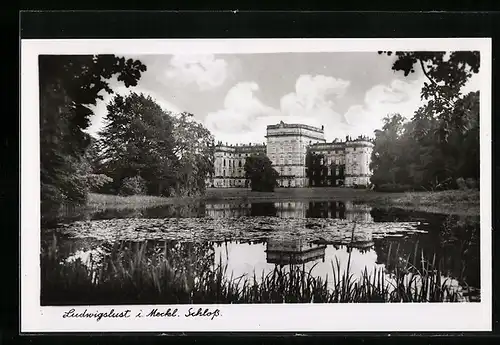 AK Ludwigslust, Schloss mit Teich