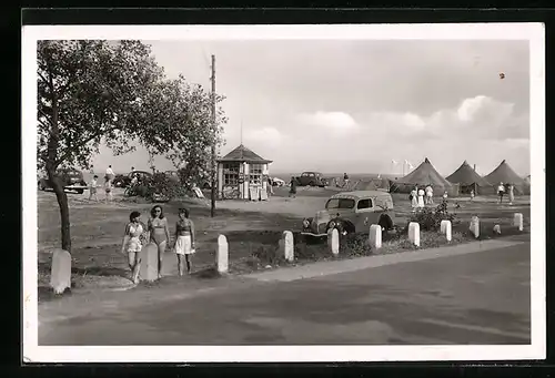 AK Haffkrug /Ostsee, Am Strand, mit Kiosk und Rundzelten