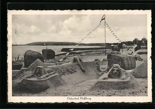 AK Haffkrug /Ostsee, Sandburg mit Sandskulpturen am Strand