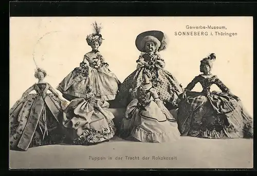 AK Sonneberg, Puppen in der Tracht der Rokokozeit im Gewerbe-Museum