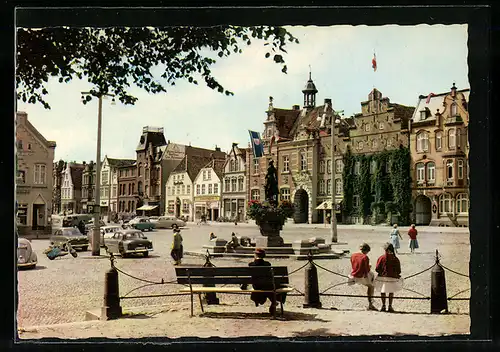 AK Husum /Nordsee, Asmussen-Woldsen-Brunnen mit Rathaus