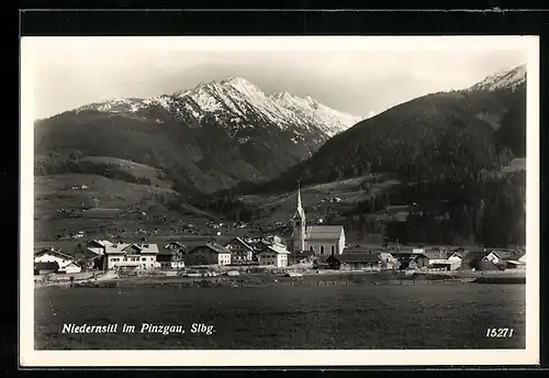 AK Niedernsill im Pinzgau /Slbg., Ortspartie mit Kirche