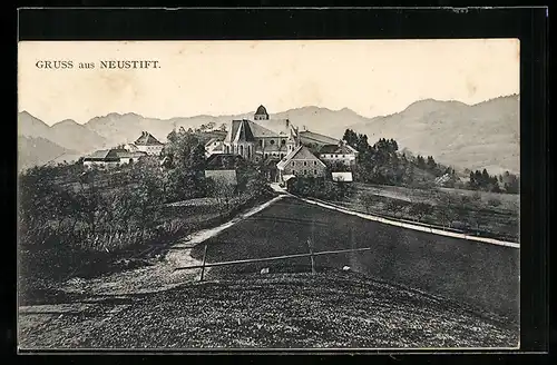 AK Neustift, Gesamtansicht mit Gebirgskette