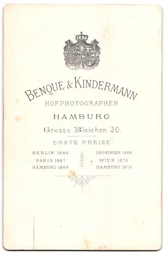 Fotografie Benque & Kindermann, Hamburg, Gr. Bleichen 30, Hübsche junge Frau mit Ohrring