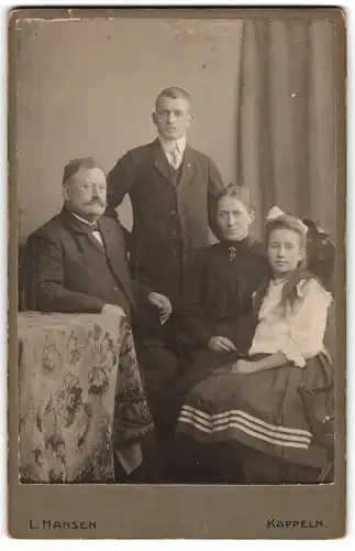 Fotografie L. Hansen, Kappeln, Portrait einer Familie