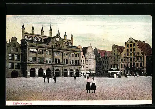 AK Rostock i. Meckl., Partie vor dem Rathaus auf dem Marktplatz