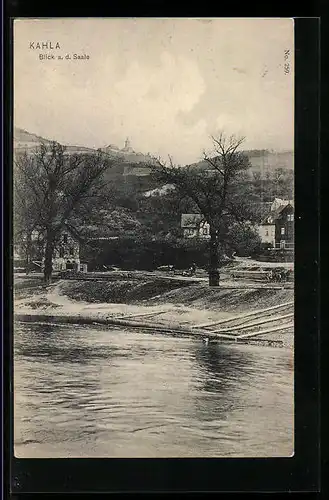 AK Kahla S. A., Blick auf das Saaleufer, die burg im Hintergrund