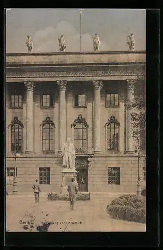 AK Berlin, Denkmal vor dem Eingang zur Universität