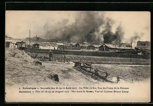 AK Salonique, Incendie 1917 - La Ville en feu, vue du Camp de la Douane
