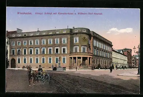 AK Wiesbaden, Königl. Schloss mit Kavalierhaus und Wilhelm-Heilanstalt