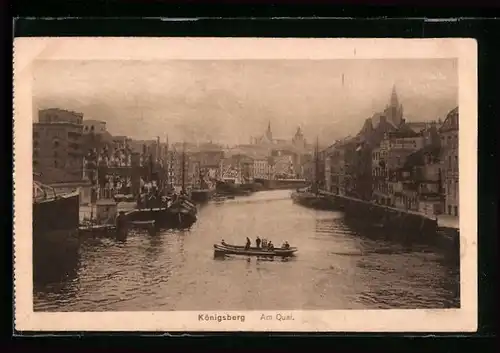 AK Königsberg, Schiffe am Quai, Blick auf die Stadt