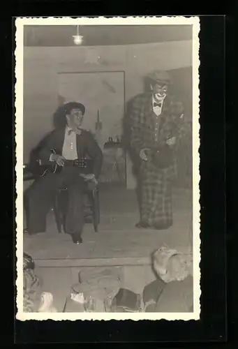 Foto-AK Aufführung einer Zirkus-Nummer