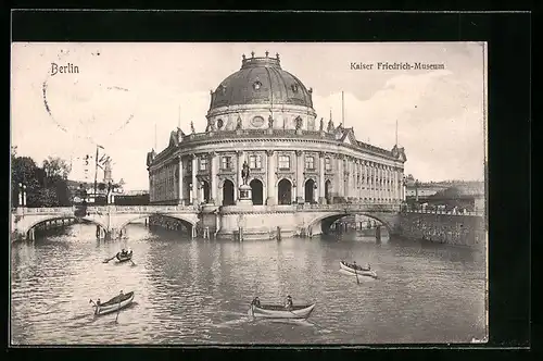 AK Berlin, Kaiser Friedrich-Museum von der Wasserseite aus gesehen