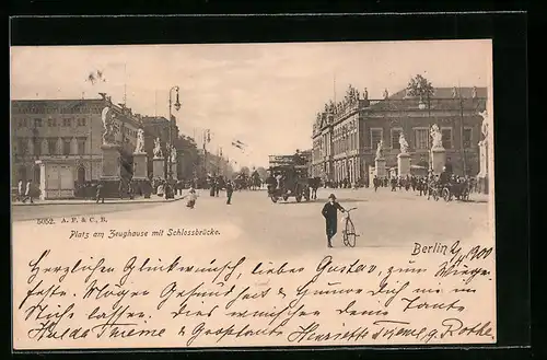 AK Berlin, Platz am Zeughaus mit Schlossbrücke