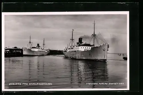 AK Esbjerg, Englandskajen, Hafen mit Dampfern