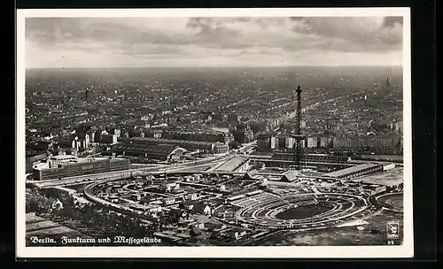 AK Berlin-Charlottenburg, Funkturm und Messegelände aus der Vogelschau