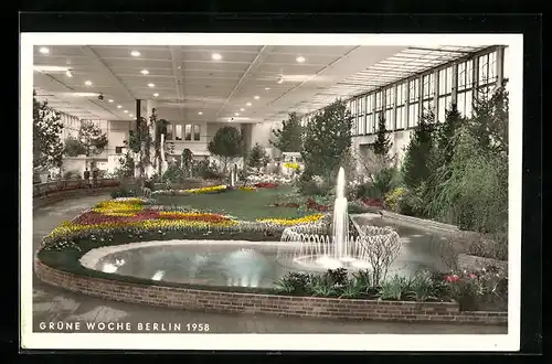 AK Berlin, Grüne Woche Berlin 1958, Hallengarten, Ausstellung