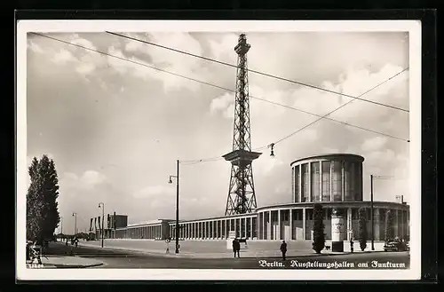 AK Berlin-Charlottenburg, Austellungshallen mit dem Funkturm