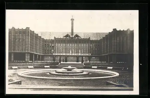 AK Köln, Pressa, 1928, Messehof mit Brunnen