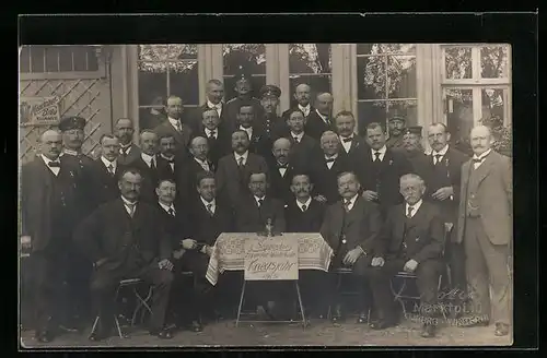 Foto-AK Hamburg, Gruppenaufnahme des Sängerchors Eppendorf-Winterhude, 1915