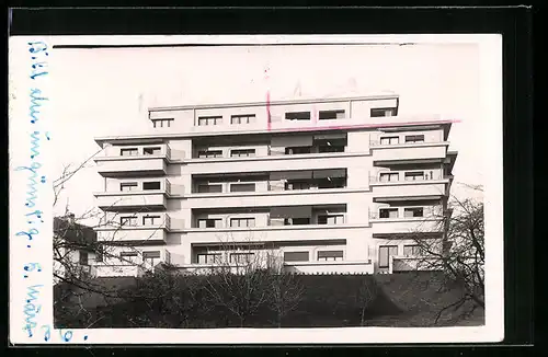 Foto-AK Lausanne, Modernes mehrstöckiges Gebäude