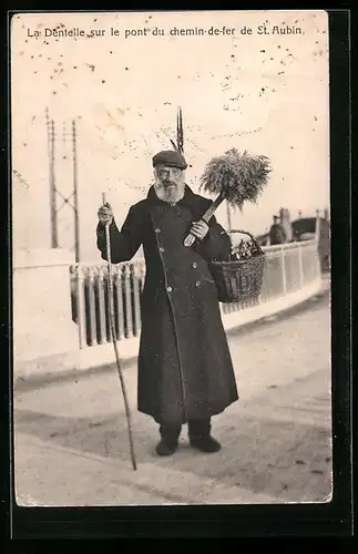 AK St. Aubin, La Dentelle sur le pont du chemin-de-fer, Strassenhändler