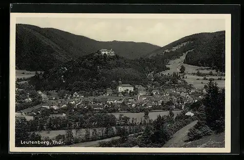 AK Leutenberg /Th., Gesamtansicht mit Umgebung