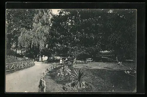 AK Saargemünd, Parkpartie mit Besuchern