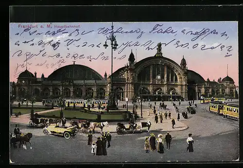 AK Frankfurt a. M., Hauptbahnhof mit Vorplatz, Strassenbahnen und Passanten