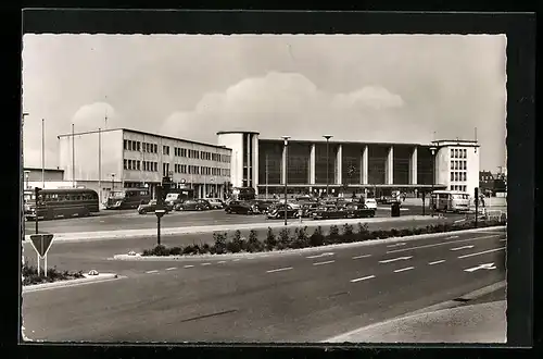 AK Heidelberg, Bahnhof mit Vorplatz und Strasse