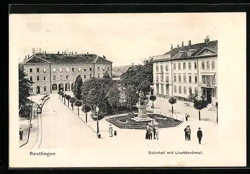 AK Reutlingen, Bahnhof mit Lisztdenkmal