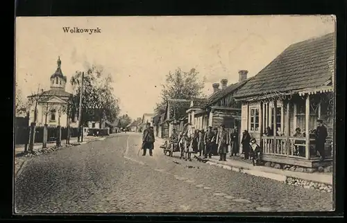 AK Wolkowysk, Strassenpartie im Ort, Kirche