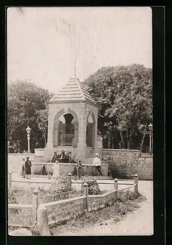 AK Tetrizqaro, Partie an der Quelle