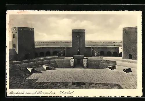 AK Hohenstein, Reichsehrenmal Tannenberg, Ehrenhof