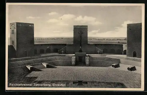 AK Hohenstein, Reichsehrenmal Tannenberg, Blick in den Ehrenhof