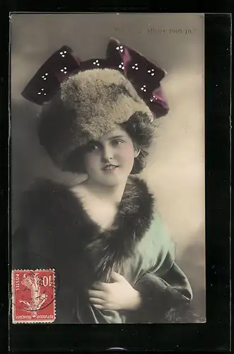 AK Wintermode 1909 /10, junge Dame mit Pelzhut