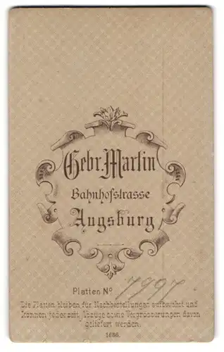 Fotografie Gebr. Martin, Augsburg, Ateliers Anschrift auf einem Wappenschild