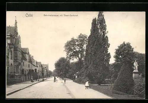 AK Celle, Bahnhofstrasse mit Thaer-Denkmal