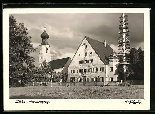 AK München-Obermenzing, Maibaum und Kirche am Gasthaus zum Alten Wirt