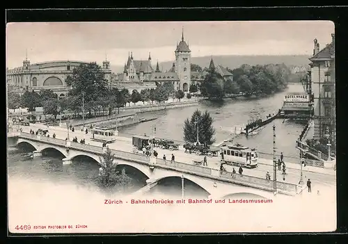AK Zürich, Strassenbahnen auf der Bahnhofbrücke, mit Bahnhof und Museum