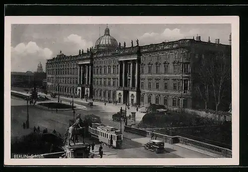 AK Berlin, Schloss mit Strassenbahn