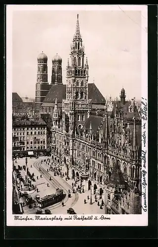 AK München, Marienplatz mit Rathaus und Dom, Strassenbahn