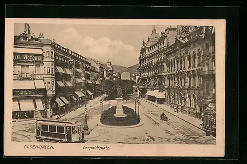 AK Baden-Baden, Hotel Victoria am Leopoldsplatz mit Strassenbahn