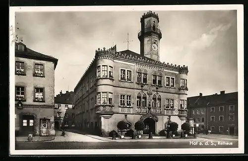 AK Hof a. d. S., Rathaus mit Nachbargebäuden