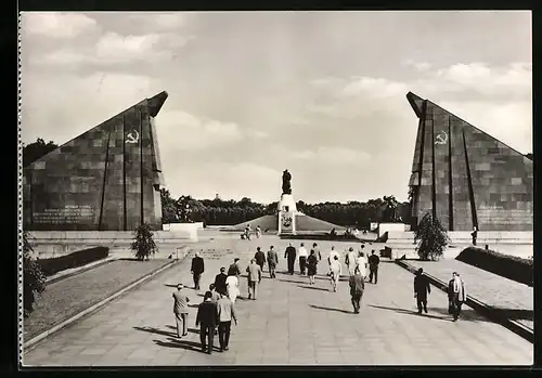 AK Berlin, Sowjetisches Ehrenmal Treptow