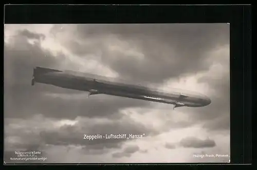 Foto-AK Sanke Nr.: Zeppelin-Luftschiff Hansa vor bewölktem Himmel