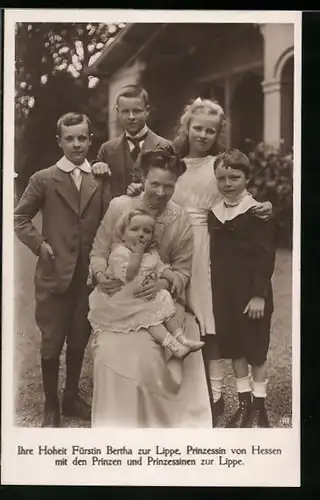 AK Fürstin Bertha von Schaumburg-Lippe mit Prinzessin von Hessen