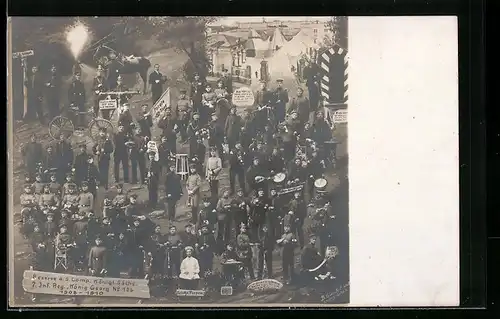Foto-AK Leipzig, Feier der Reserve der Comp. Kgl. Sächs. 7. Inf. Reg. König Georg No. 106 1908-1910 vor der Kaserne